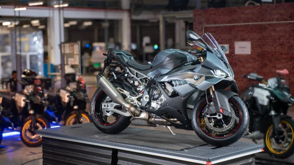 Nova BMW S 1000 RR começa a ser produzida em Manaus: Uma superesportiva de referência