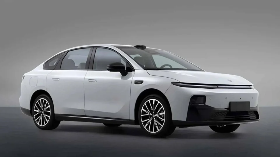 Leapmotor B01: Sedã elétrico chinês pode chegar ao Brasil