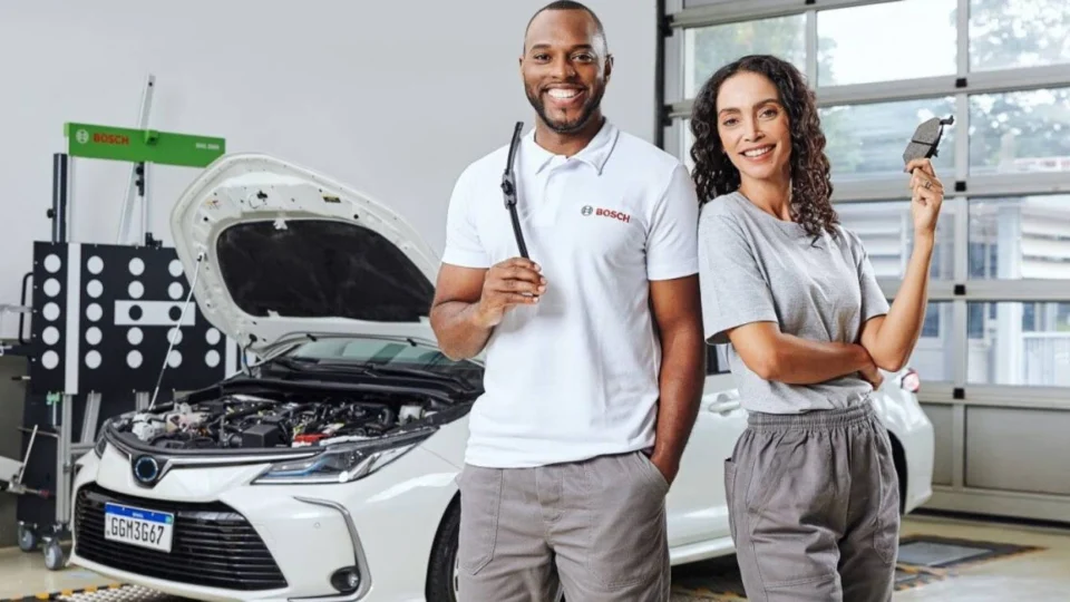 Bosch destaca expansão da rede de oficinas e foco em veículos elétricos na Automec 2025