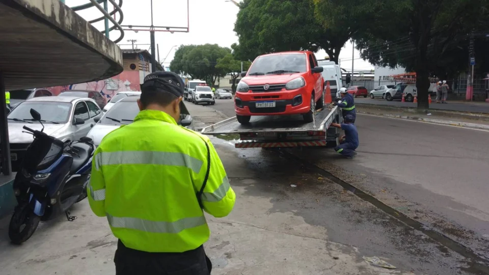 IMMU remove 38 veículos estacionados irregularmente em três dias de fiscalização