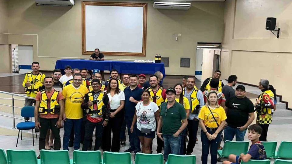 Detran-AM impacta mais de 600 pessoas com ações educativas do Maio Amarelo em Parintins