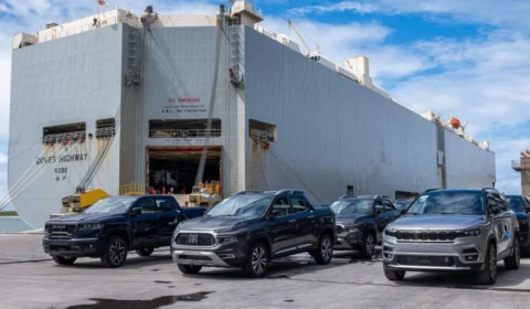 Stellantis bate recorde histórico com exportação de 4.006 veículos de goiana (PE) para a Argentina