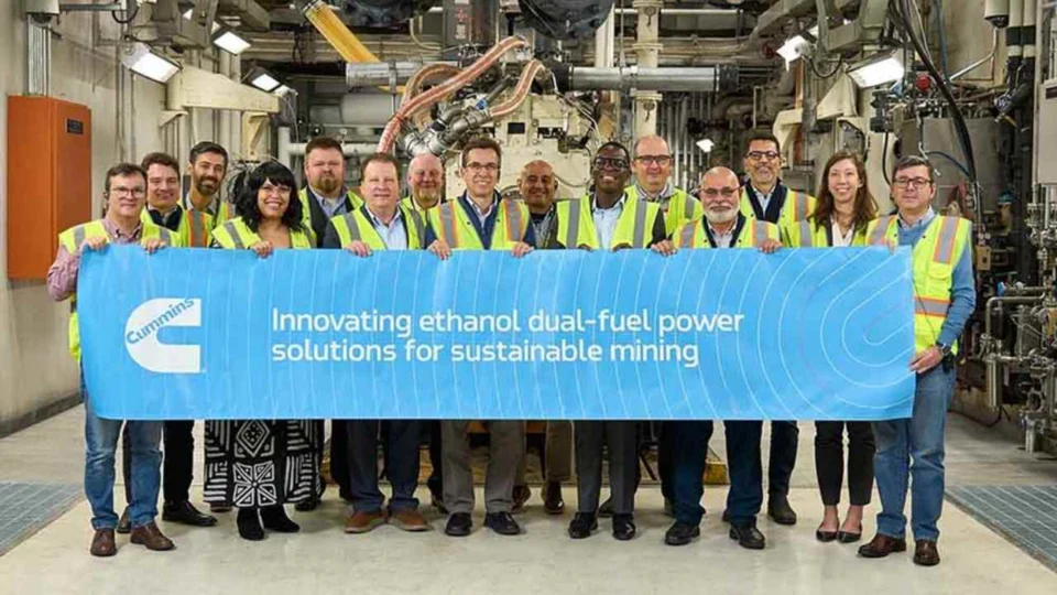 Cummins, Vale e Komatsu avançam em caminhão de mineração bicombustível Etanol/Diesel com testes do motor QSK60