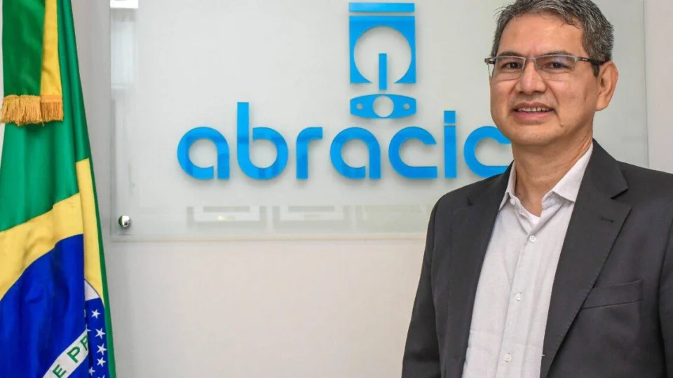 Impacto da tarifa de 50% de Trump nas exportações de motos brasileiras e no PIM