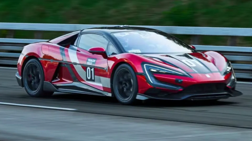 BYD U9 quebra recorde e vira o carro elétrico mais rápido do mundo, com 472 km/h