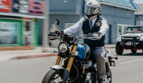 Seguro para motocicletas cresce no Brasil e se aproxima do de automóveis, revela Serasa