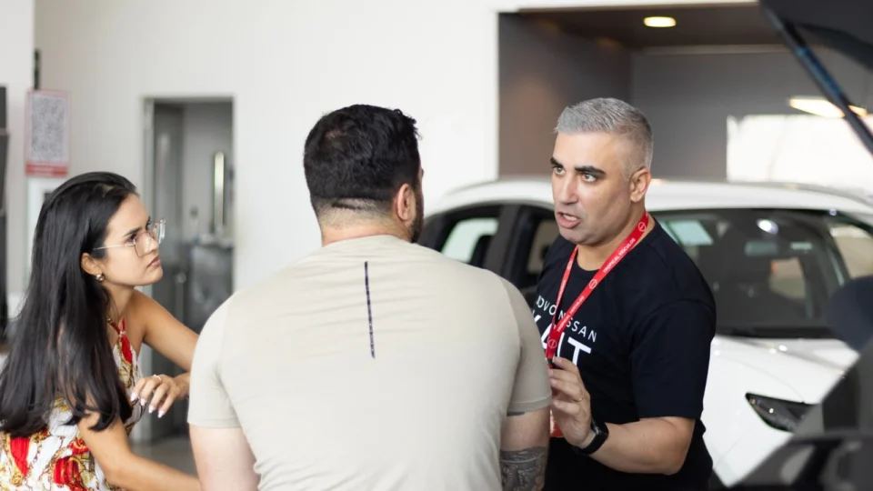 Mercado automotivo 2026: concessionárias abrem o ano com “pé no acelerador” e ofertas agressivas