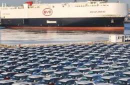 China intervém em guerra de preços interna, mas exporta “Dumping” para dominar o mundo