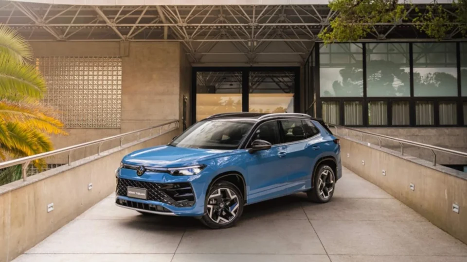Novo VW Tiguan chega ao Brasil com 272 cv e visual renovado por R$ 299.990
