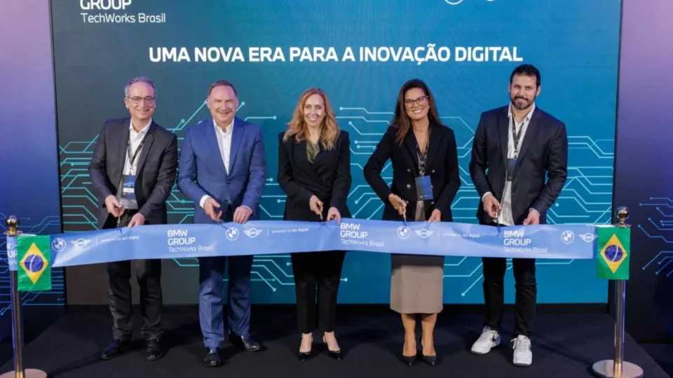 BMW acelera na era digital: Novo hub em São Paulo vai ditar o ritmo da marca nas Américas