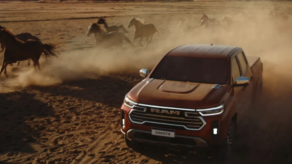 Veja a nova campanha de lançamento da Ram Dakota 2026