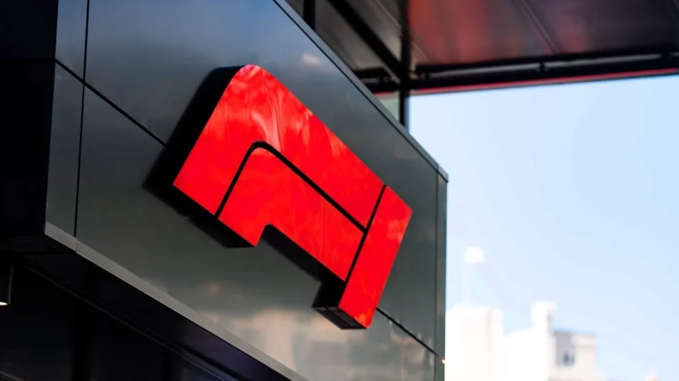 F1 cancela GPs do Bahrein e Arábia Saudita em abril devido à instabilidade no Oriente Médio