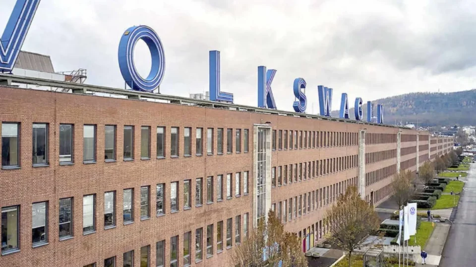 Volkswagen vive “ano de provação” em 2025: Lucro despenca 44% apesar de alta na América do Sul