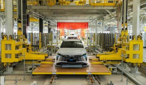 BYD acelera no Brasil: meta de 250 mil vendas em 2026 coloca marcas tradicionais em xeque