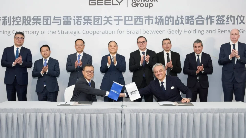 Renault e Geely anunciam aliança estratégica para produzir e vender carros eletrificados no Brasil