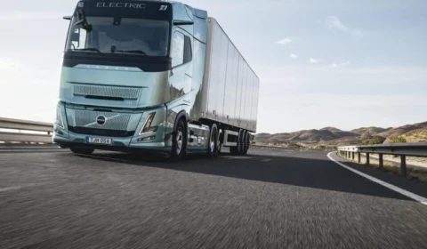 Volvo rompe a barreira dos 700 km com o novo FH Aero Electric
