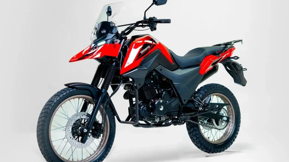 Nova Shineray SHI 175 2026: Visual inspirado em Big Trail e salto tecnológico para o uso diário