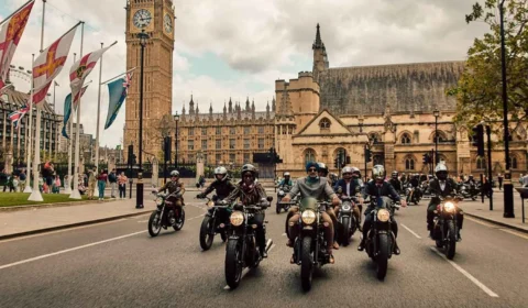 Triumph e DGR 2026: Elegância e solidariedade sobre duas rodas