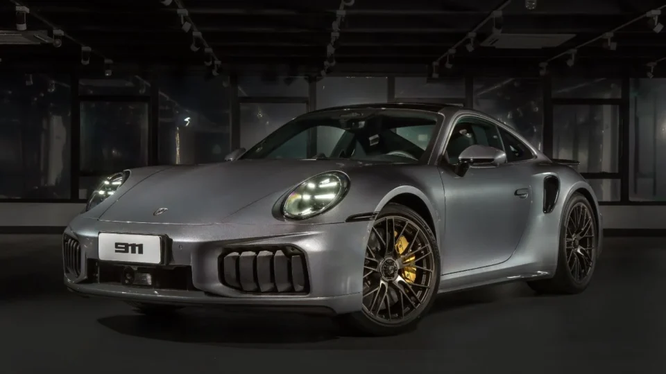 Novo Porsche 911 Turbo S Híbrido chega ao Brasil com 711 cv