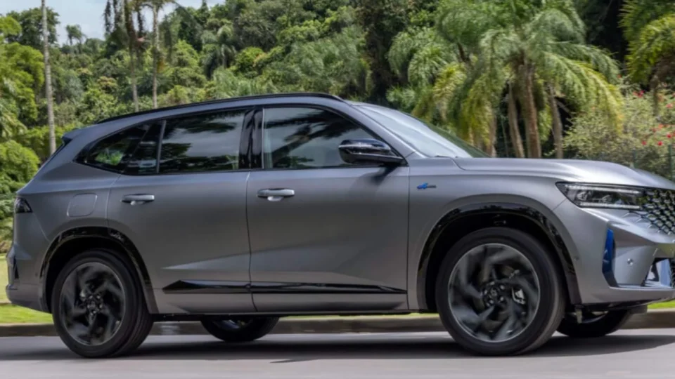 Renault Koleos Full Hybrid E-Tech desembarca no Brasil em pré-venda por R$ 279.990