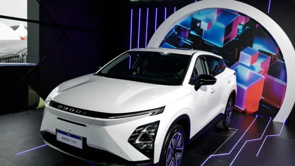 Omoda Jaecoo acelera planos para o Brasil: Fábrica confirmada para 2027 e foco em SUVs híbridos