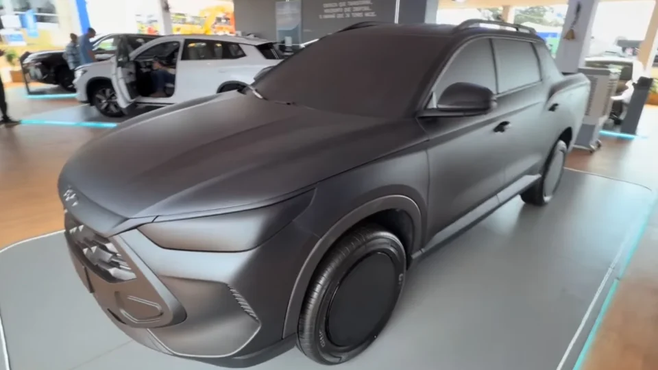 BYD surpreende na Agrishow 2026 com inédita picape Mako e descontos na Shark