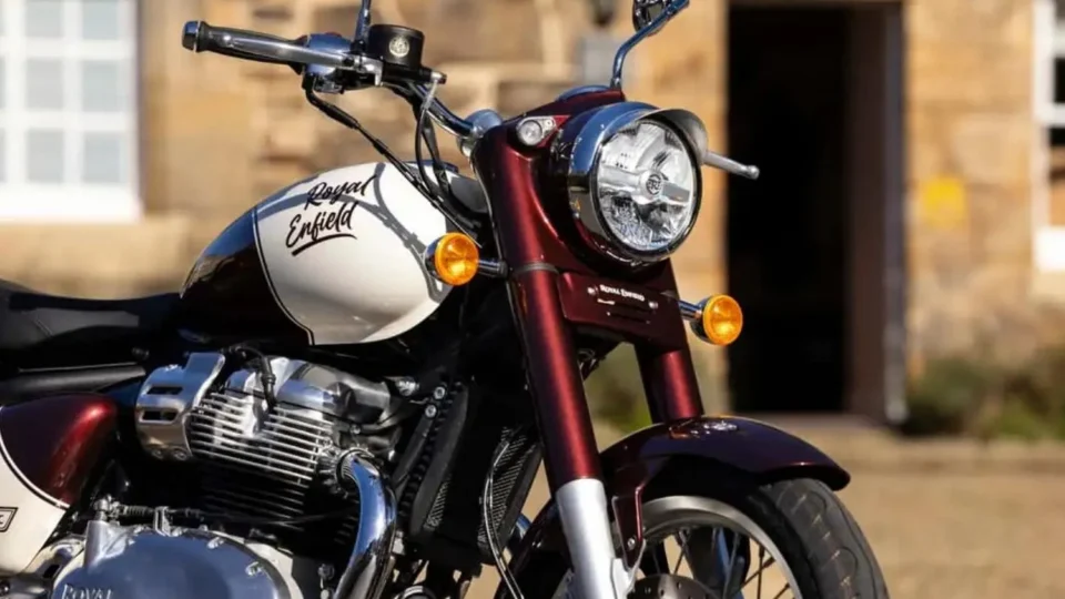 Royal Enfield Classic 650 desembarca no Brasil: Estilo icônico e motor bicilíndrico a partir de R$ 34.490
