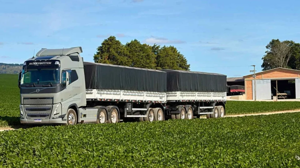 Move Brasil impulsiona vendas: Emplacamentos de caminhões saltam 32,6% em março