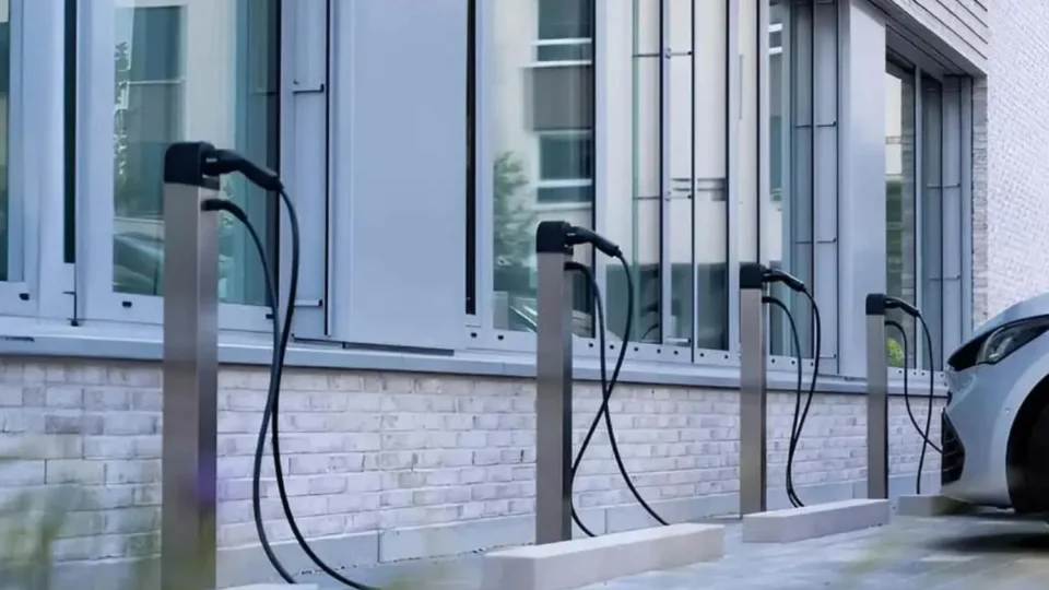 Mahle lança o chargeBIG para resolver a recarga elétrica em condomínios