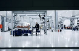 BMW e Rimac unem forças: Novo i7 estreia com baterias Gen6 e tecnologia de hipercarros