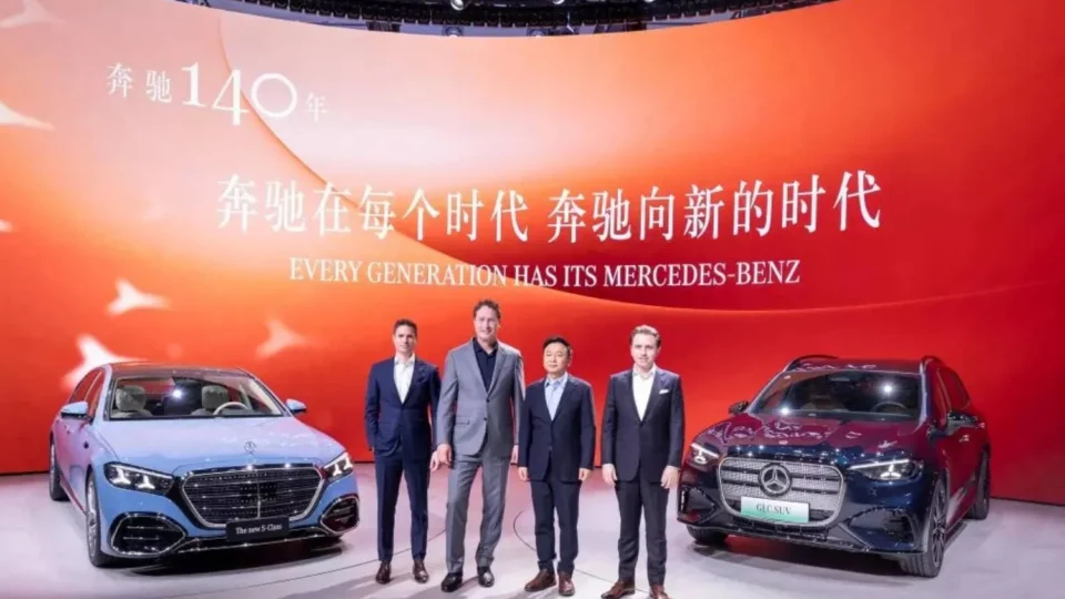 Novo Mercedes-Benz GLC L Elétrico estreia na China com DNA de Classe S e até seis lugares