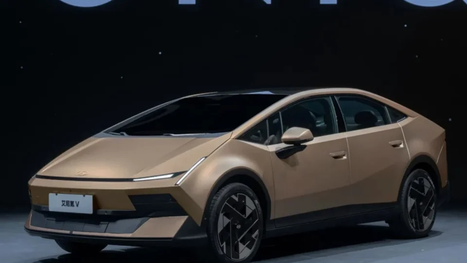 Hyundai revela IONIQ V no Auto China 2026 e inicia contra-ataque no maior mercado do mundo