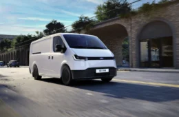 Ford Transit City: Nova van elétrica chega ao Brasil no segundo semestre para dominar as entregas urbanas