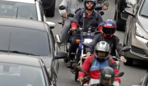 Na contramão dos carros: Frota de motocicletas cresce e fica mais jovem no Brasil