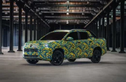 De olho na Copa: Volkswagen revela a picape Tukan e o conceito T-Cross canarinho