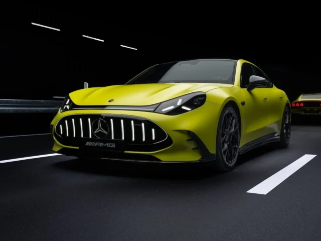Novo Mercedes-AMG GT 4-Door Coupé elétrico redefine os limites da performance com 1.169 cv