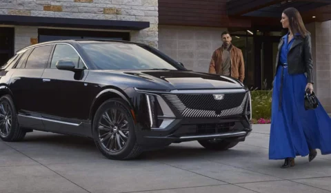 O Retorno da Cadillac ao Brasil: Marca de Luxo Confirma SUVs Elétricos e Lojas Boutique para 2026