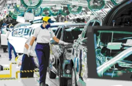 Com mercado aquecido, montadoras geram maior volume de empregos da década