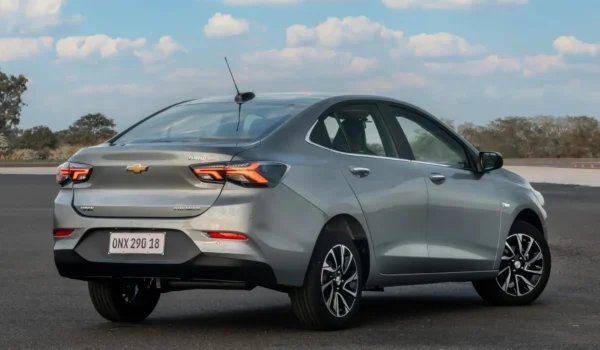 Onix Eco 100% etanol já aparece na tabela de preços da Chevrolet