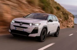 Stellantis reverte prejuízo e registra lucro de € 377 milhões no 1º trimestre de 2026