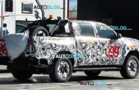 Nova Toyota Hilux 2027: Flagras na Argentina confirmam visual de Tacoma e inédita versão 100% elétrica