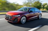 Audi A5 2026 estreia no Brasil com mais tecnologia, segurança e app integrado ao ChatGPT