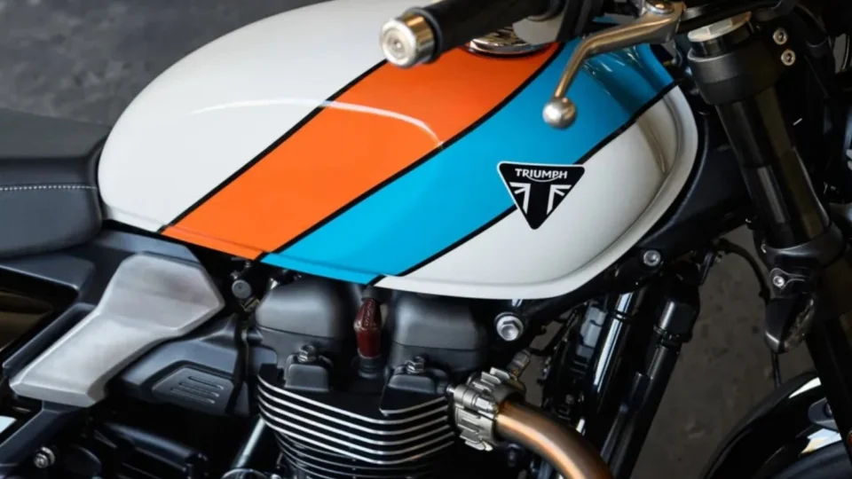 Triumph atualiza Speed Twin 900 e Bonneville T120 no Brasil; veja novidades e preços