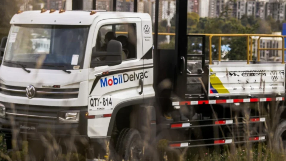 VWCO lança o caminhão Delivery 11.180 4×4 na Colômbia
