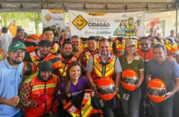 Detran-AM reforça segurança de mototaxistas com entrega de 295 kits no Iranduba
