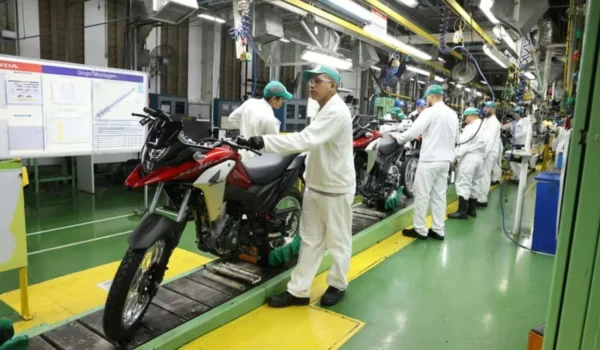 Mercado de motos acelera em 2026 e atinge marca histórica no Brasil
