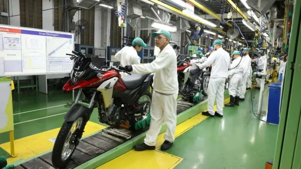 Mercado de motos acelera em 2026 e atinge marca histórica no Brasil