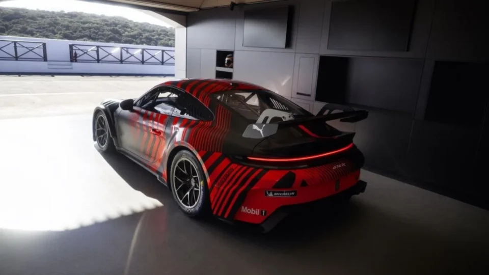 Novo Porsche 911 GT4 R: A lenda assume o controle na categoria GT4