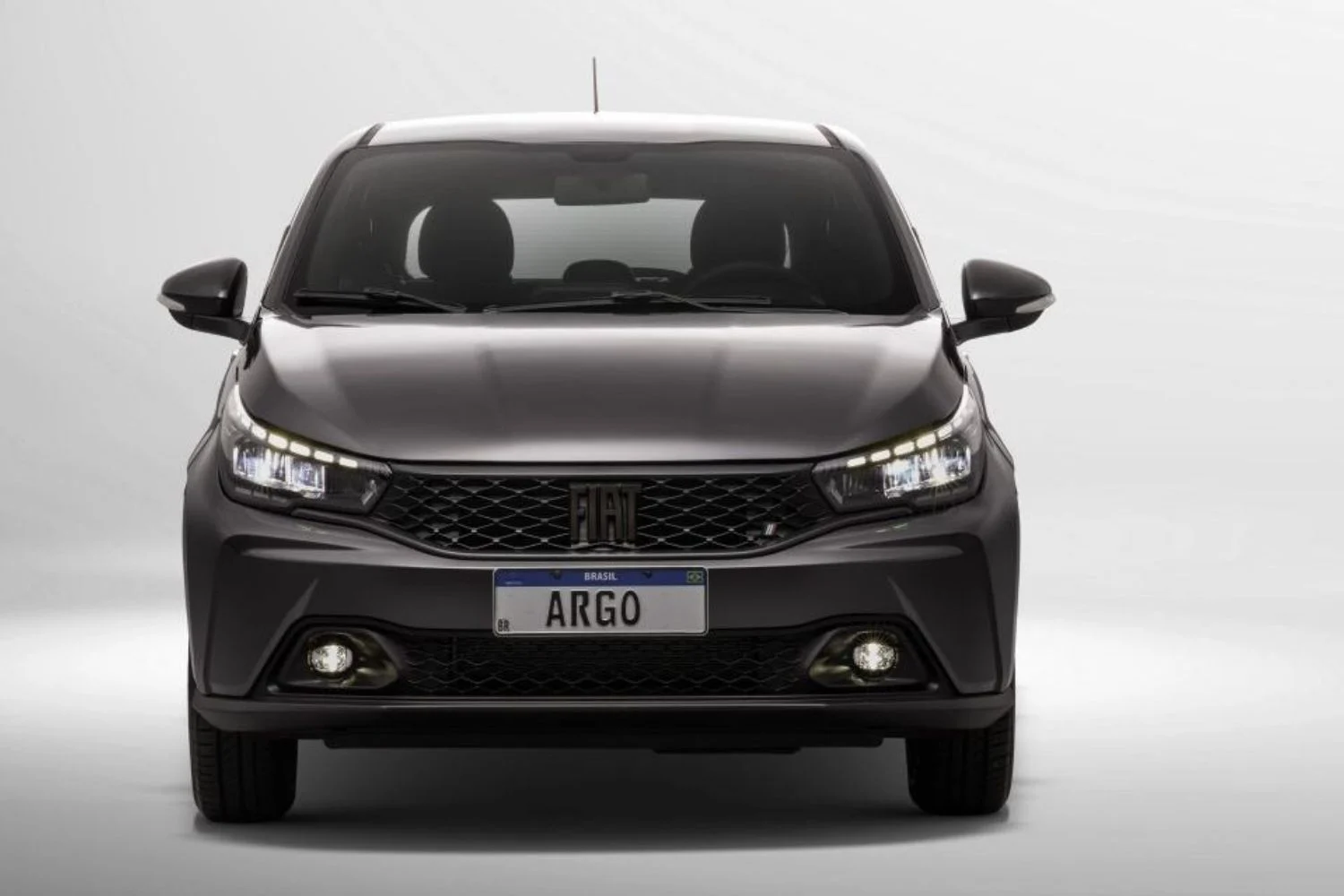 Fiat Argo alcança a marca histórica de 750 mil unidades produzidas no Brasil