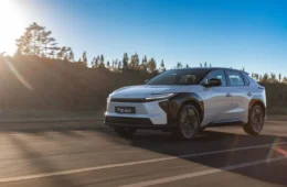 Toyota bZ4X: Primeiro elétrico da marca chega ao Brasil por R$ 419.990